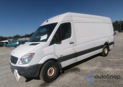 2011 Mercedes-Benz Sprinter 2500 High Roof из США, поврежденный, VIN WD3PE8CB4B5582809